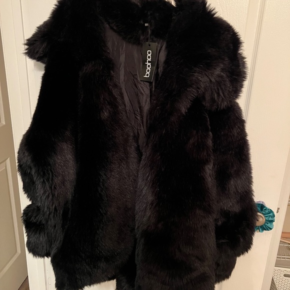 Boohoo Plus Panelled Faux Fur Coat - Picture 2 of 3